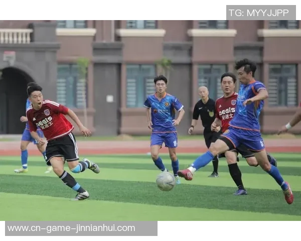 黑镇市足球俱乐部迎战悉尼奥林匹克争夺联赛荣耀与胜利的较量 黑镇市足球俱乐部迎战悉尼奥林匹克争夺联赛荣耀与胜利的较量